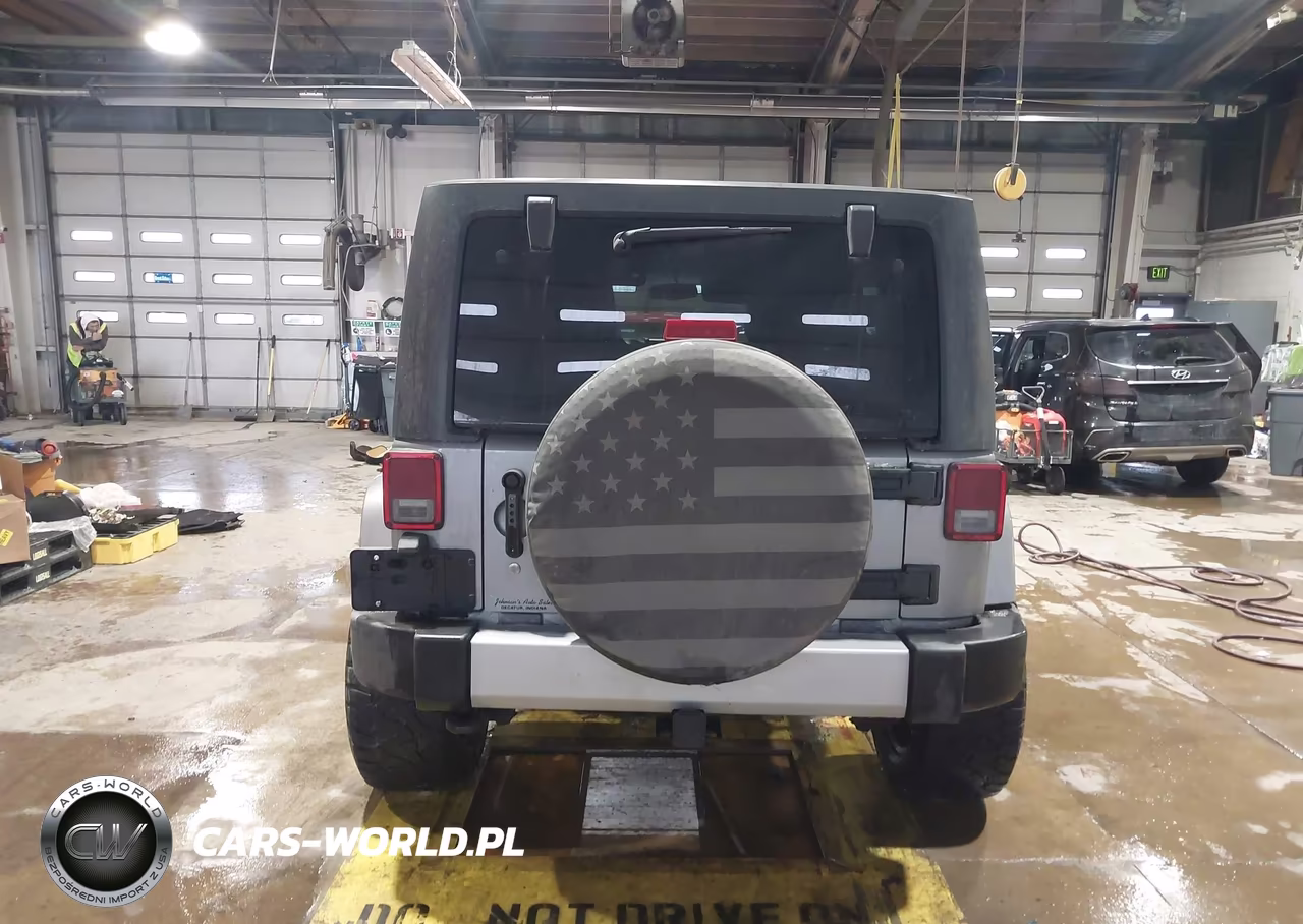 2013 Jeep Wrangler Unlimited Sahara VIN:1C4BJWEG1DL653553 - 16