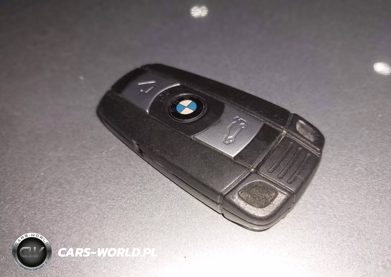 2006 BMW 325Xi VIN:WBAVD135X6KV08901 - 11