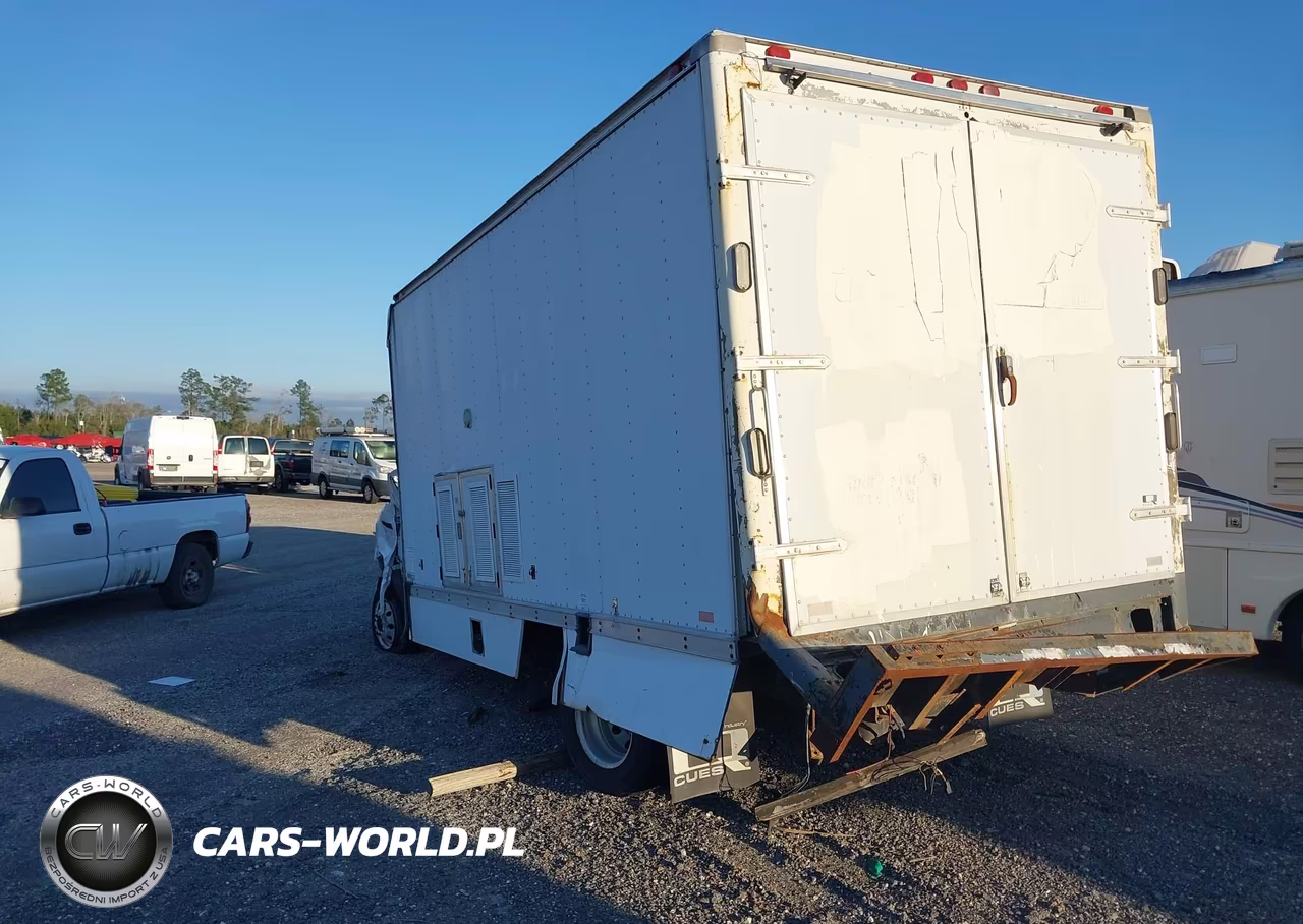 2000 Ford E-450 Cutaway Standard VIN:1FDXE45F2YHA94587 - 3