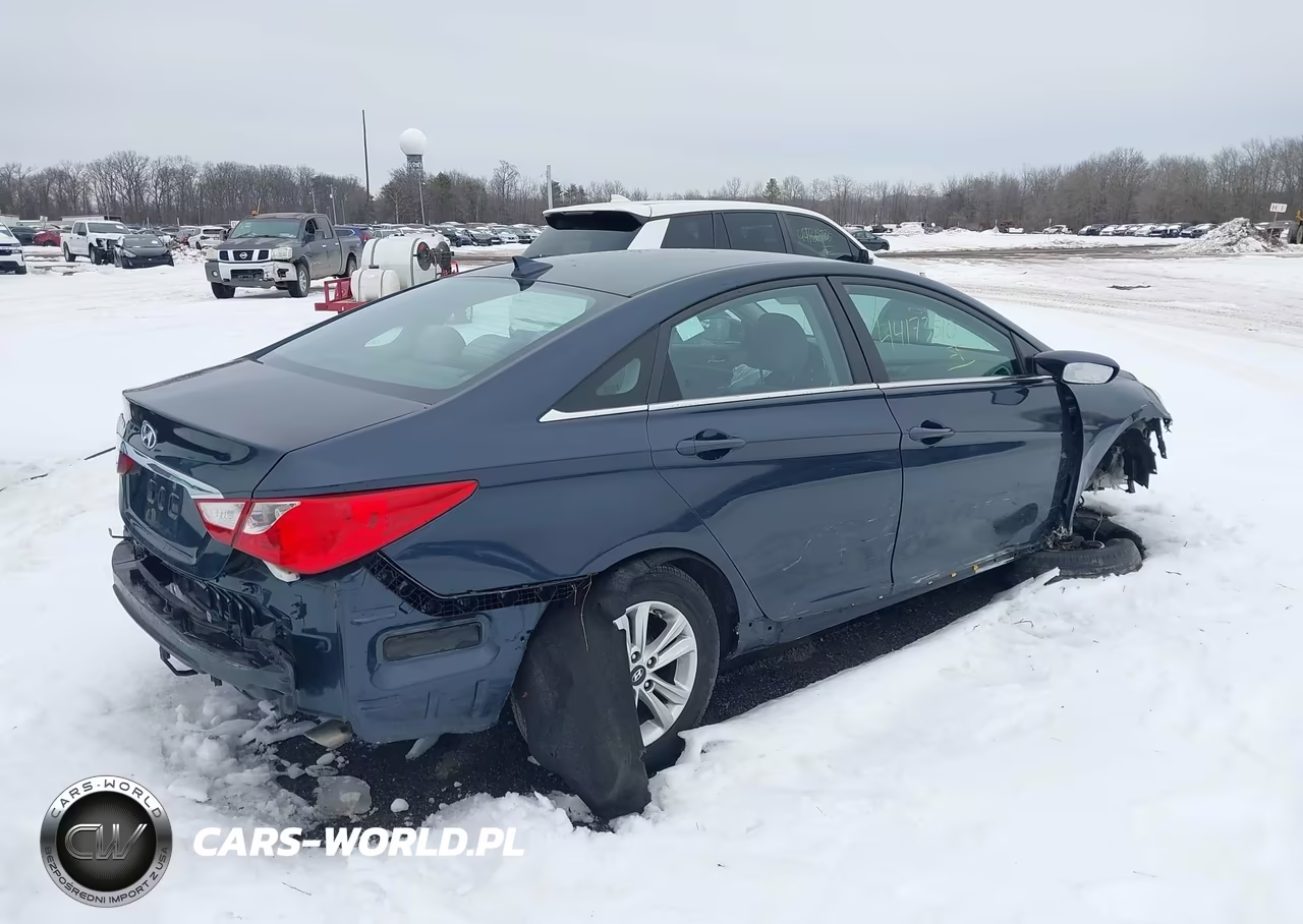 2014 Hyundai Sonata Gls VIN:5NPEB4AC4EH882252 - 4