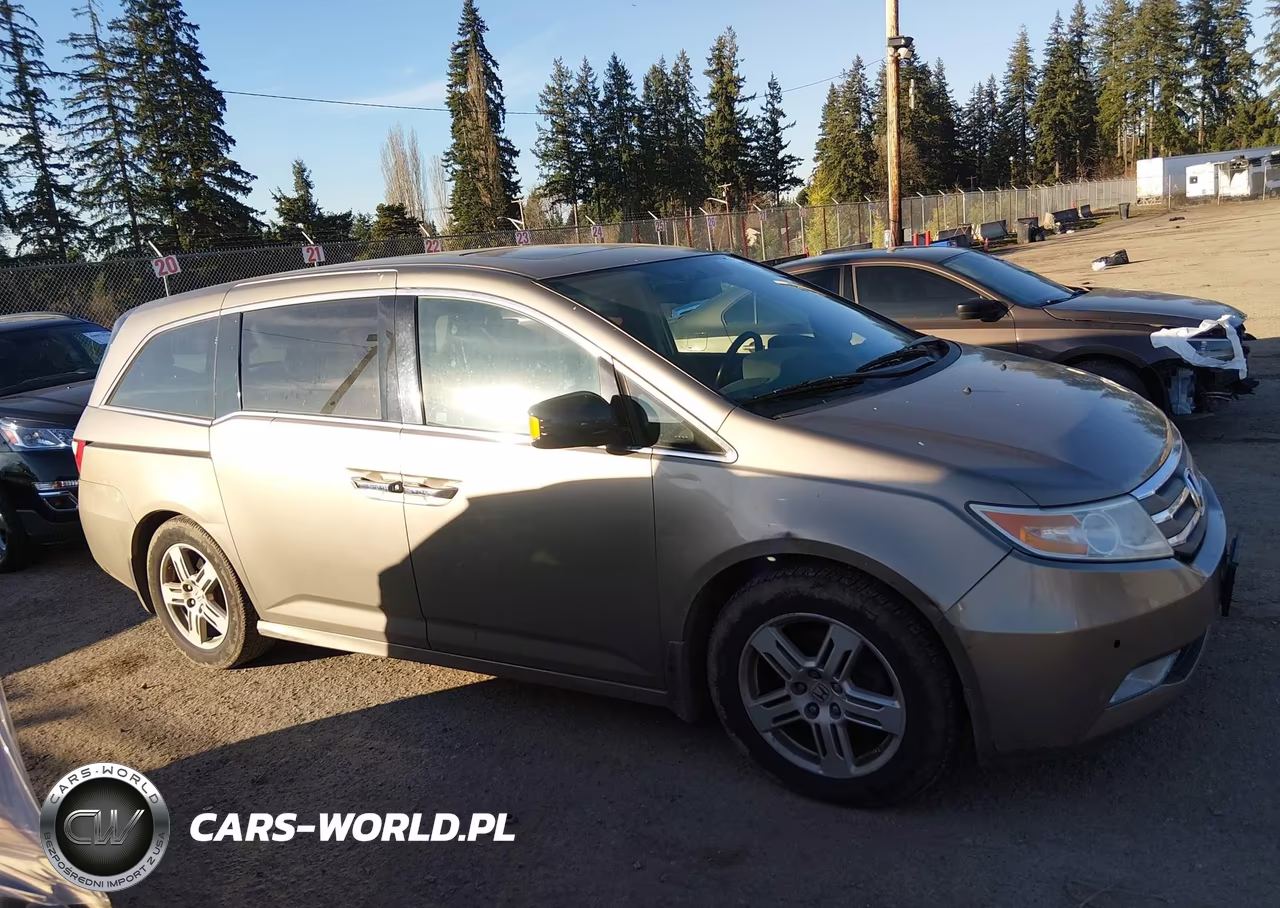2011 Honda Odyssey Touring-Touring Elite VIN:5FNRL5H90BB041327 - 13