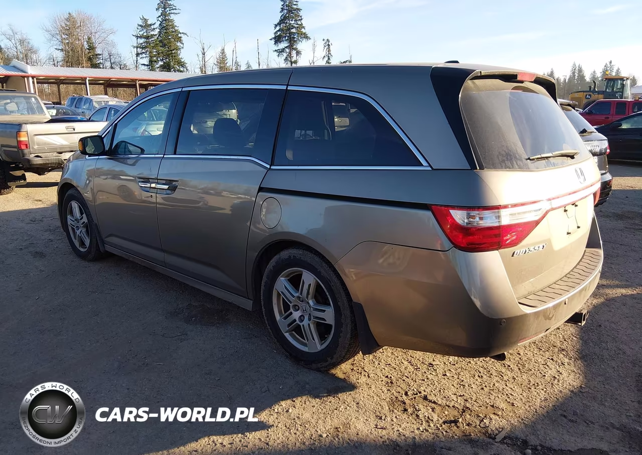 2011 Honda Odyssey Touring-Touring Elite VIN:5FNRL5H90BB041327 - 3