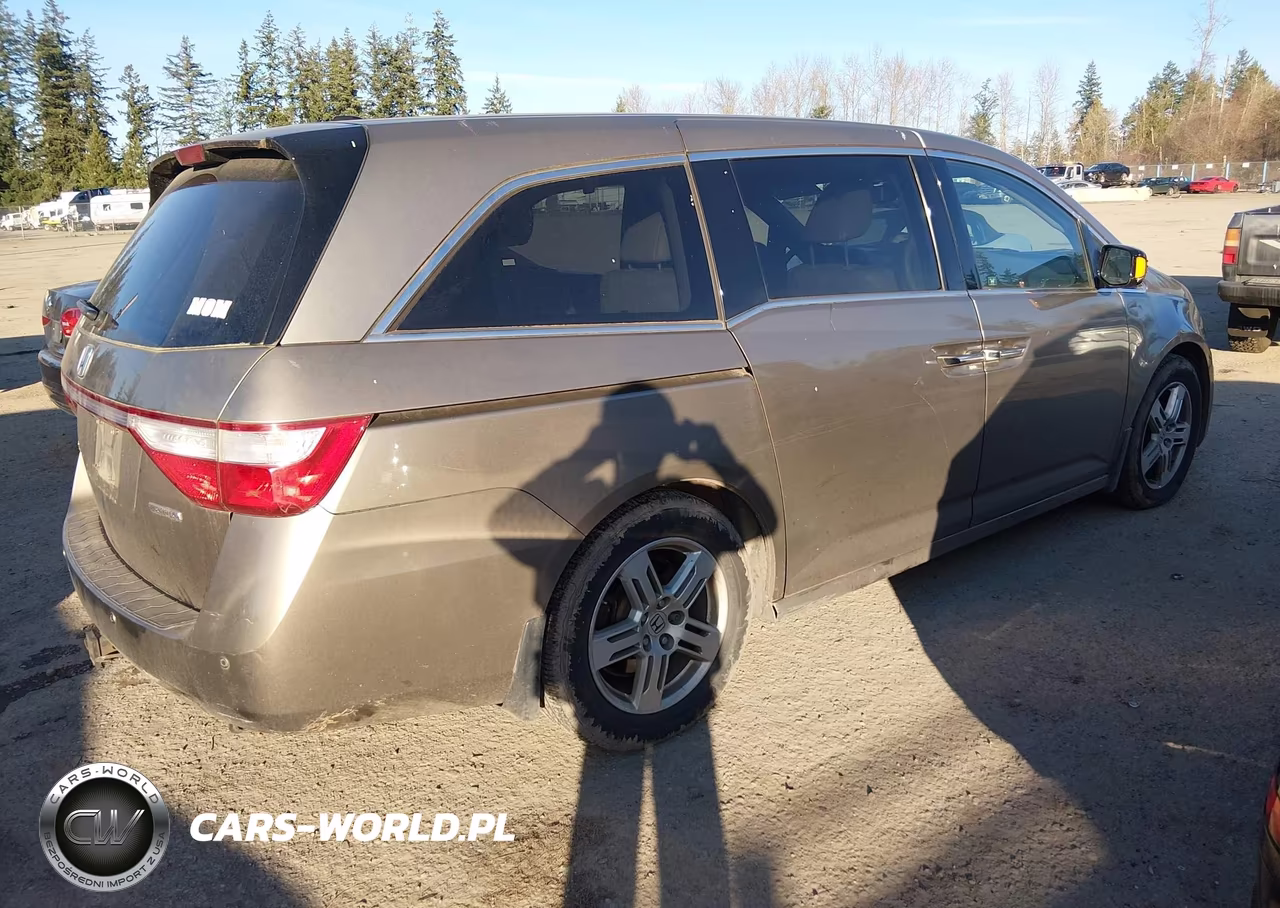 2011 Honda Odyssey Touring-Touring Elite VIN:5FNRL5H90BB041327 - 4