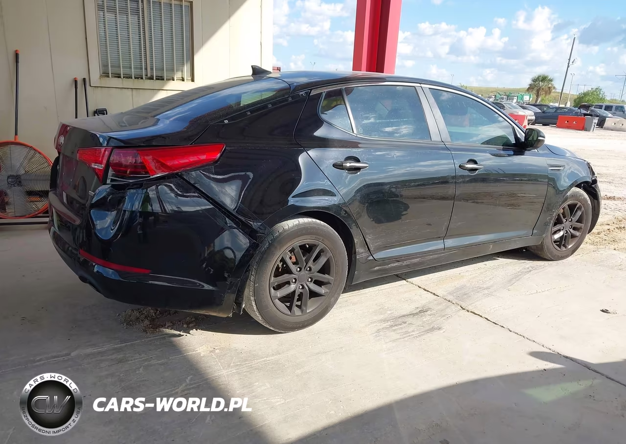 2013 Kia Optima Lx VIN:5XXGM4A77DG257697 - 4