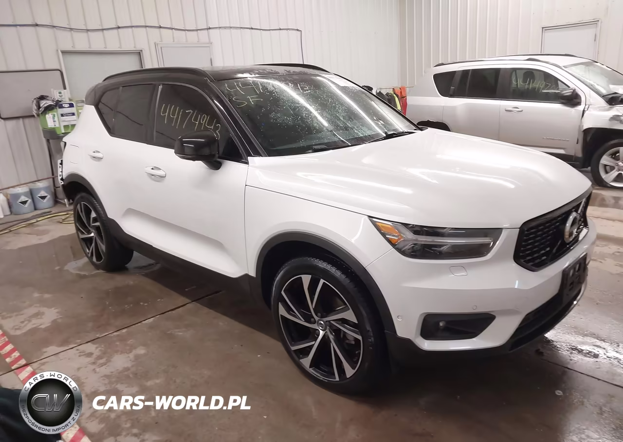 2021 Volvo Xc40 T5 R-Design