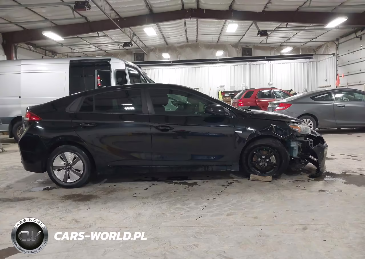 2017 Hyundai Ioniq Hybrid Blue VIN:KMHC65LC3HU025022 - 14