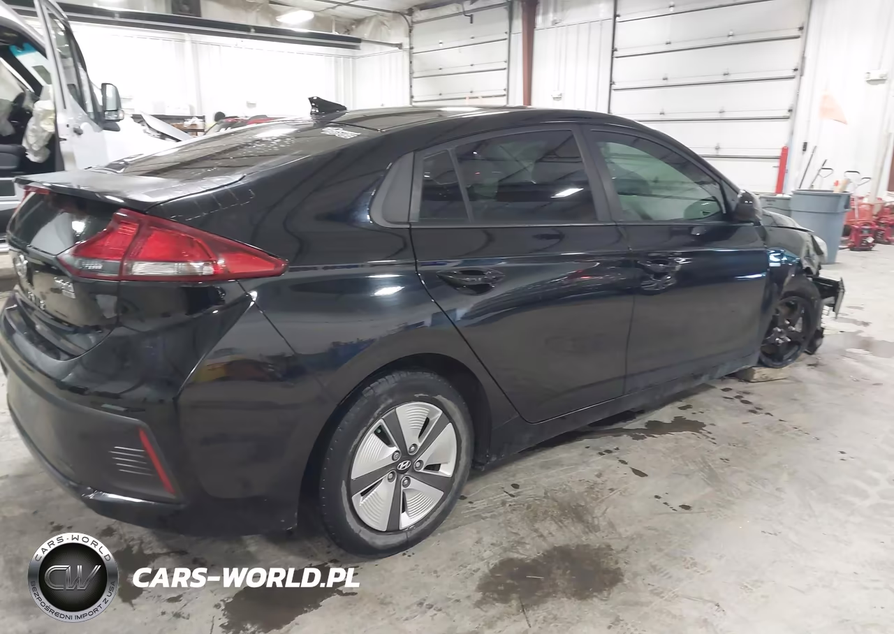 2017 Hyundai Ioniq Hybrid Blue VIN:KMHC65LC3HU025022 - 4