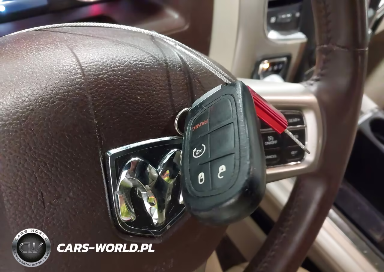 2015 Ram 1500 Laramie VIN:1C6RR7NM2FS562911 - 11