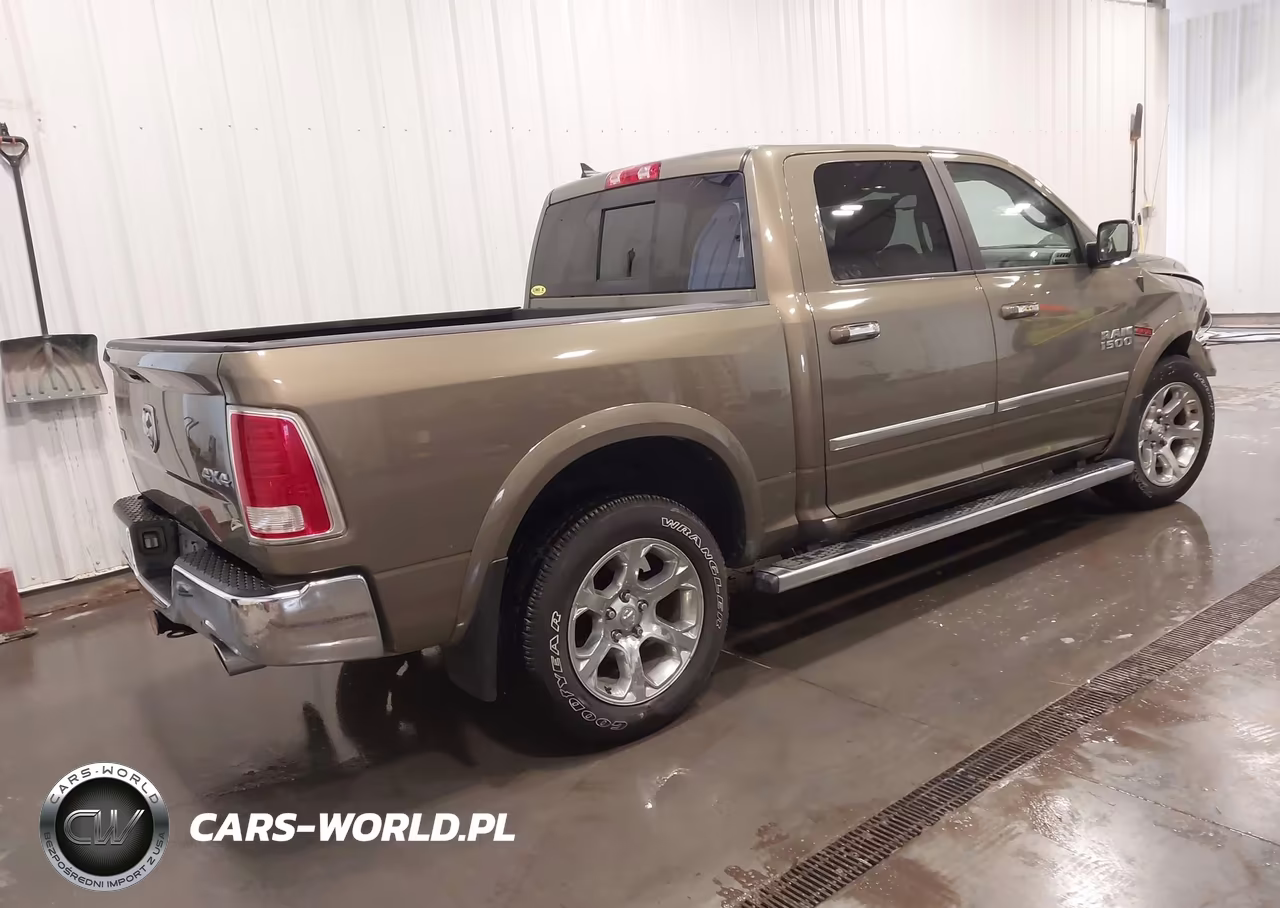 2015 Ram 1500 Laramie VIN:1C6RR7NM2FS562911 - 4