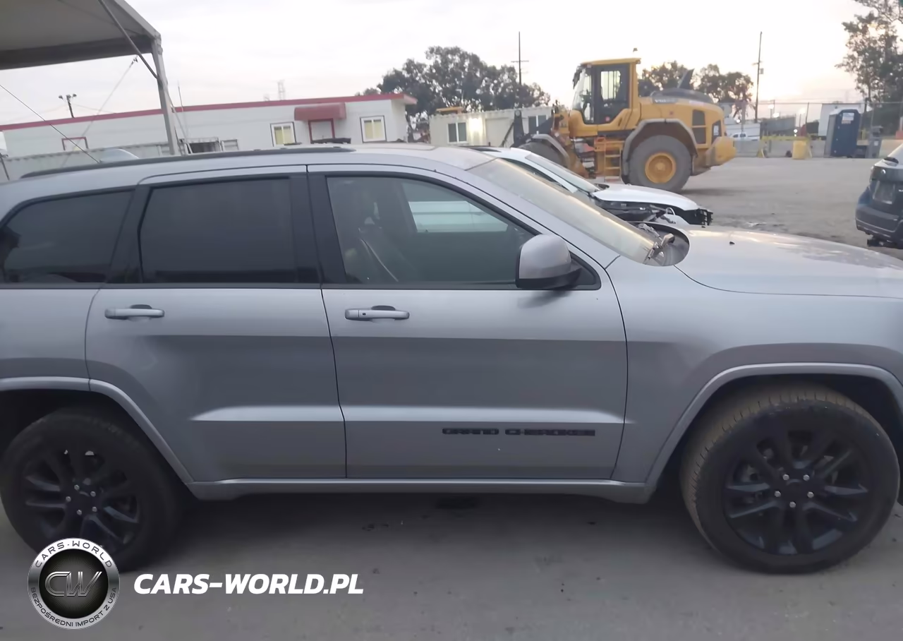 2020 Jeep Grand Cherokee Altitude 4X4 VIN:1C4RJFAG0LC153659 - 12