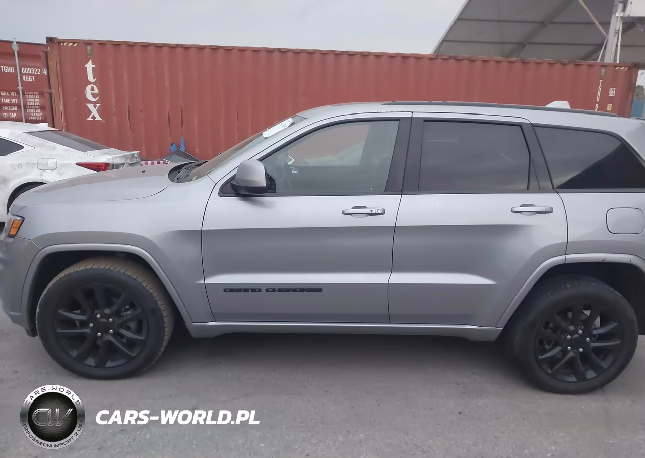 2020 Jeep Grand Cherokee Altitude 4X4 VIN:1C4RJFAG0LC153659 - 13