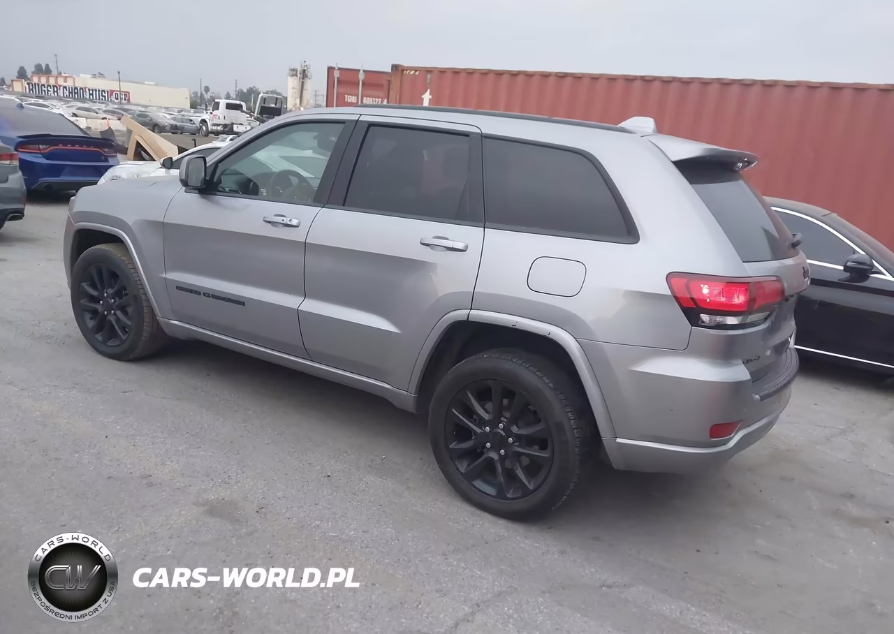 2020 Jeep Grand Cherokee Altitude 4X4 VIN:1C4RJFAG0LC153659 - 3