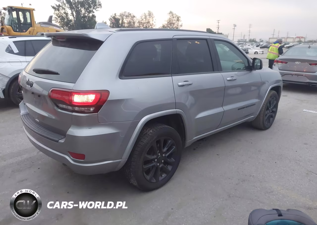 2020 Jeep Grand Cherokee Altitude 4X4 VIN:1C4RJFAG0LC153659 - 4