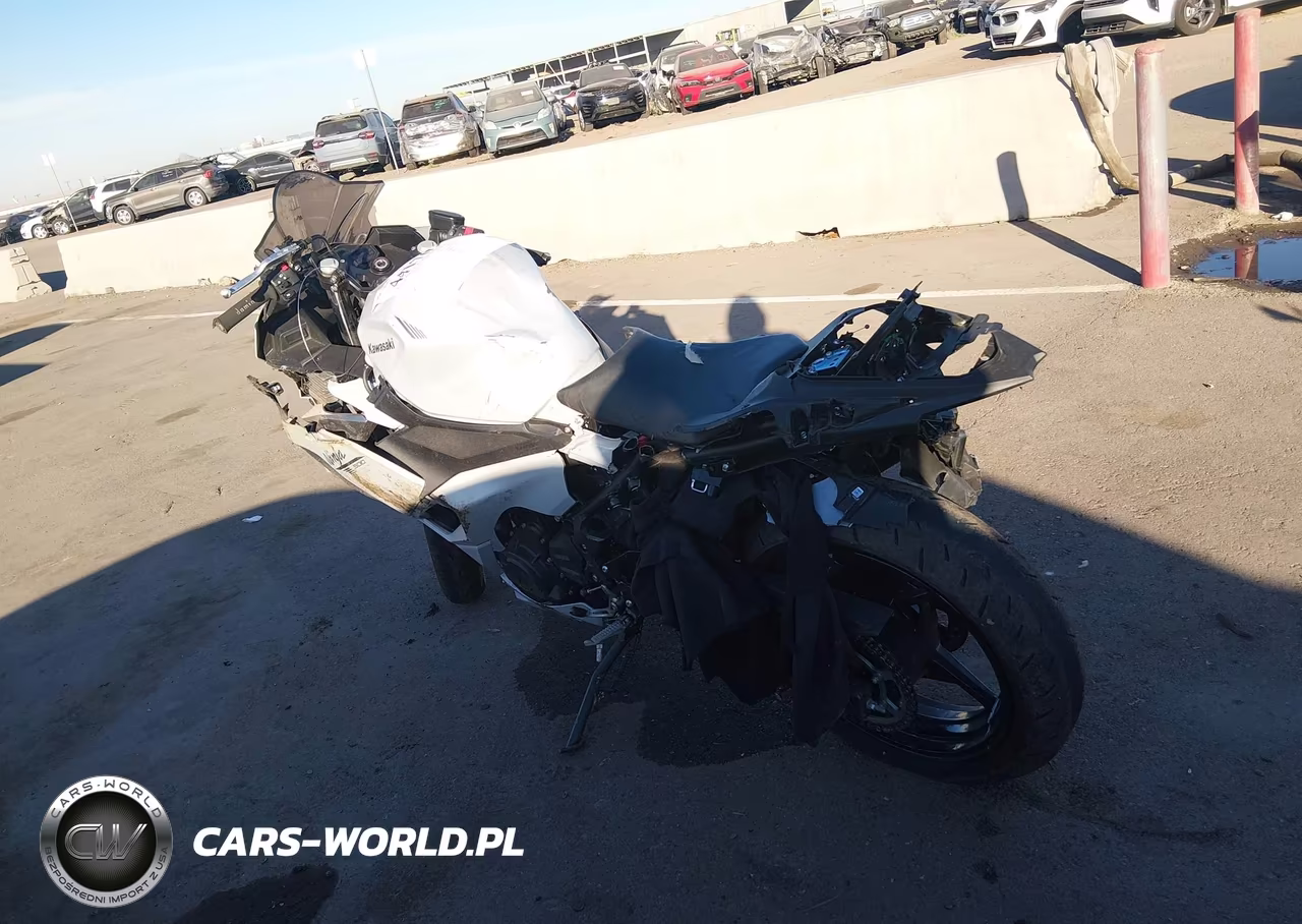 2025 Kawasaki Ex500 VIN:ML5EXGG15SDA71521 - 3