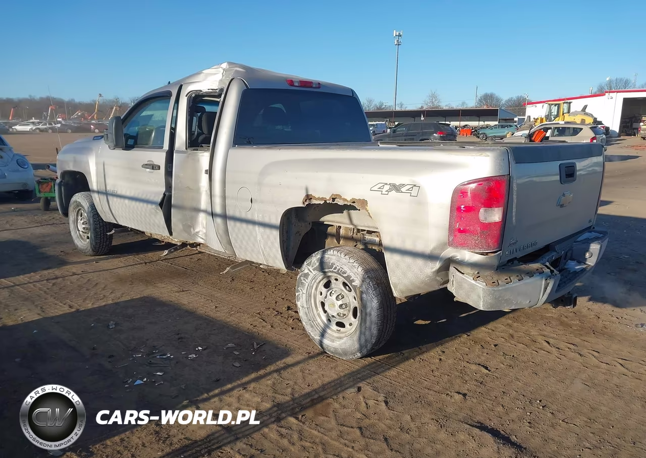 2008 Chevrolet Silverado 2500Hd Work Truck VIN:1GCHK23KX8F149952 - 3