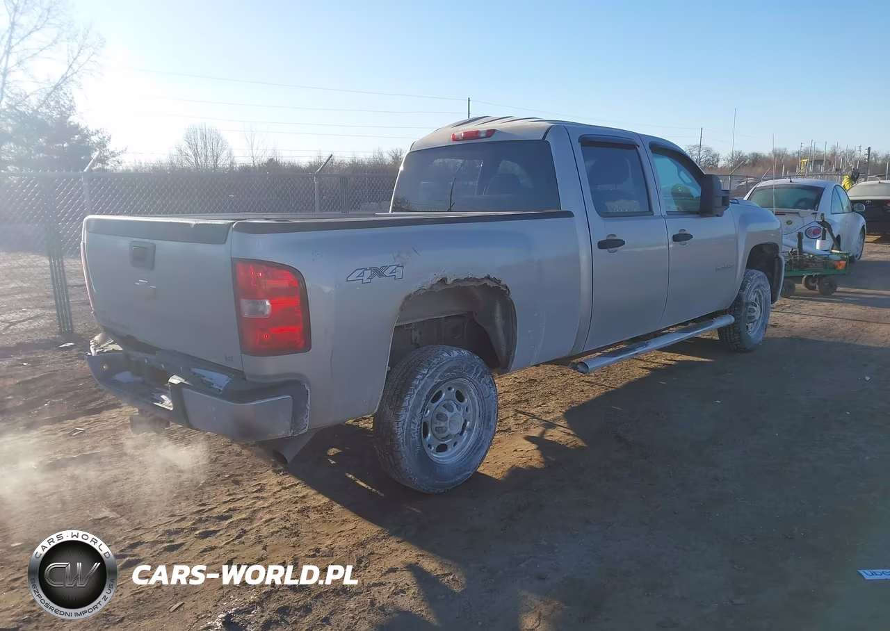 2008 Chevrolet Silverado 2500Hd Work Truck VIN:1GCHK23KX8F149952 - 4