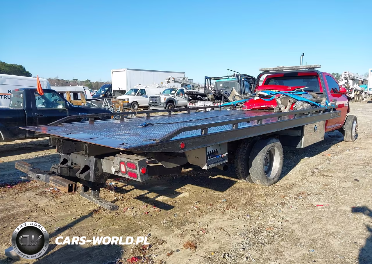 2018 Ram 5500 Chassis Tradesman-Slt VIN:3C7WRMDL0JG375575 - 4