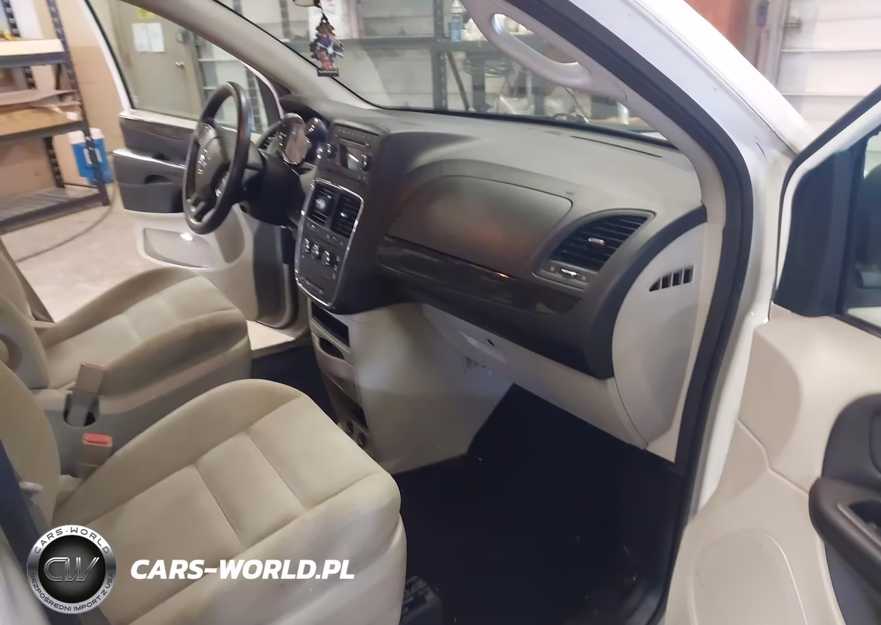 2015 Dodge Grand Caravan American Value Pkg VIN:2C4RDGBG2FR530824 - 5