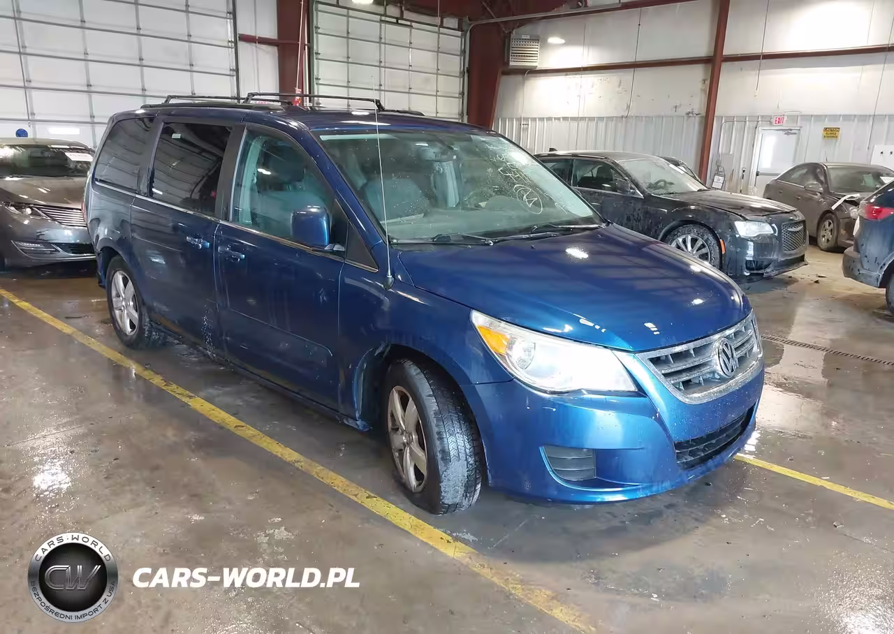 2011 Volkswagen Routan Se