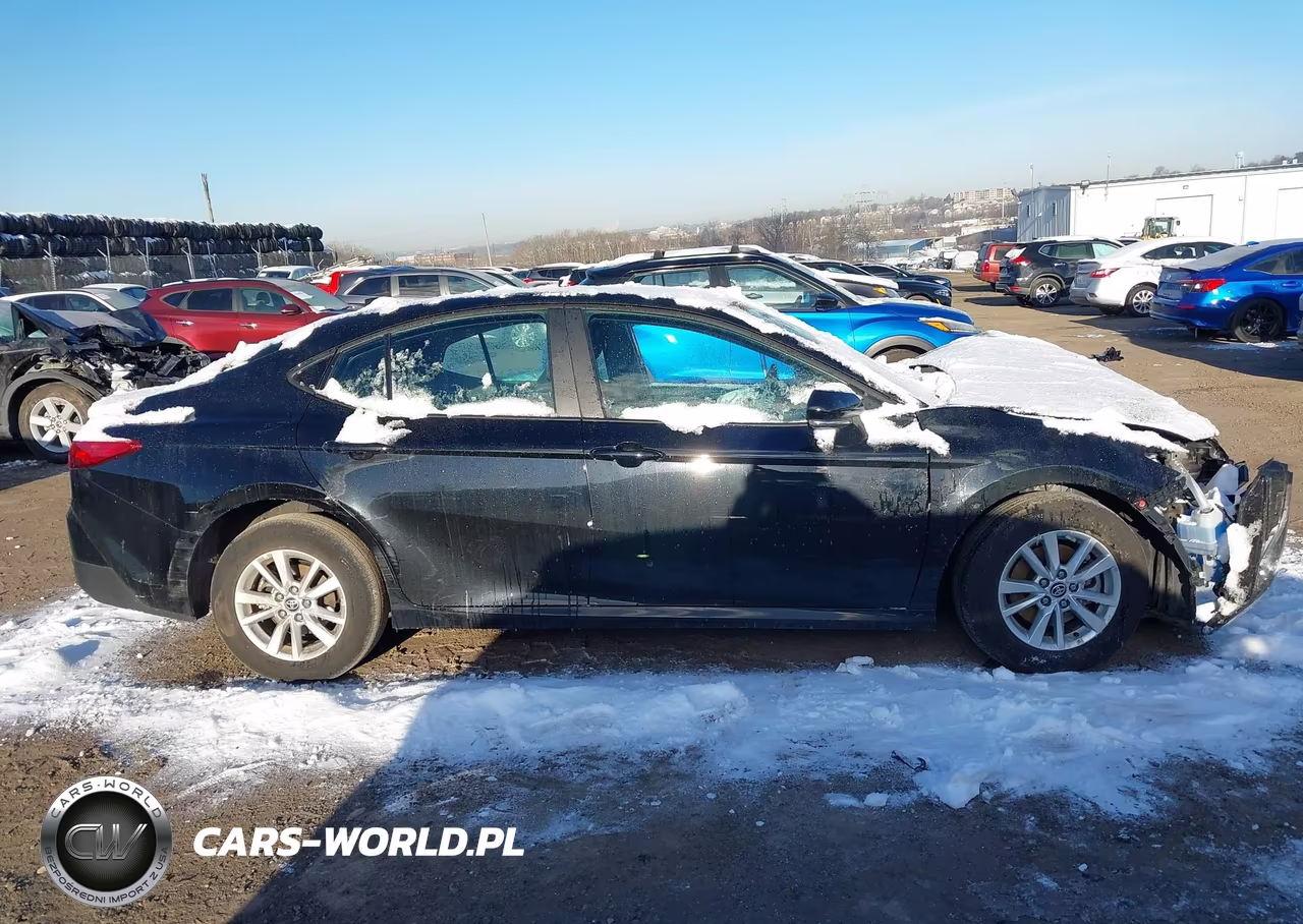 2025 Toyota Camry Le VIN:4T1DBADK1SU032847 - 13