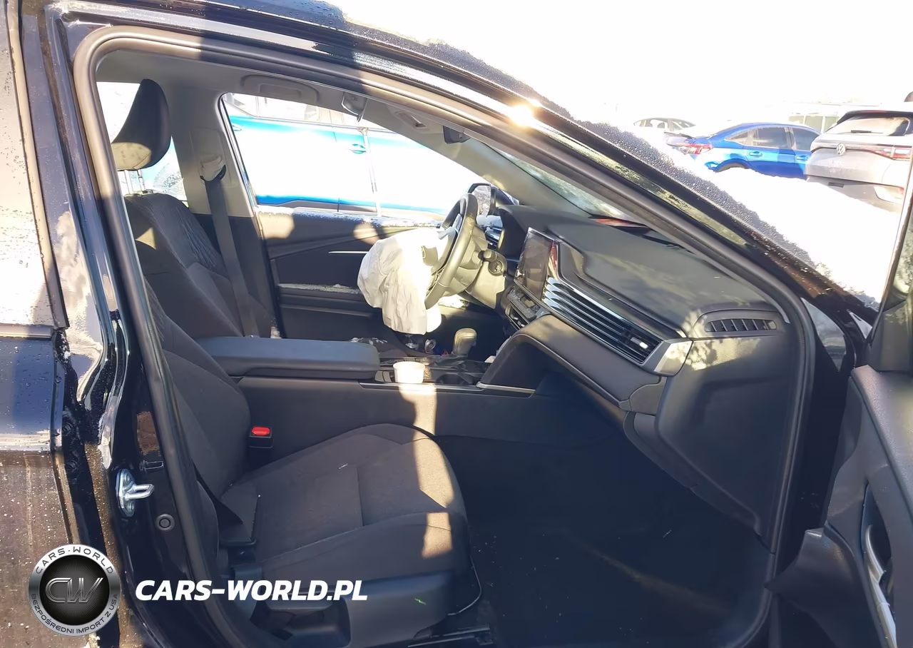 2025 Toyota Camry Le VIN:4T1DBADK1SU032847 - 5
