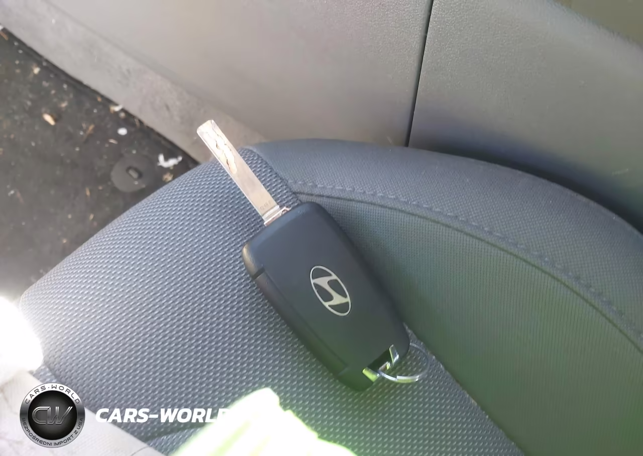 2025 Hyundai Elantra Se VIN:KMHLL4DG6SU929894 - 11