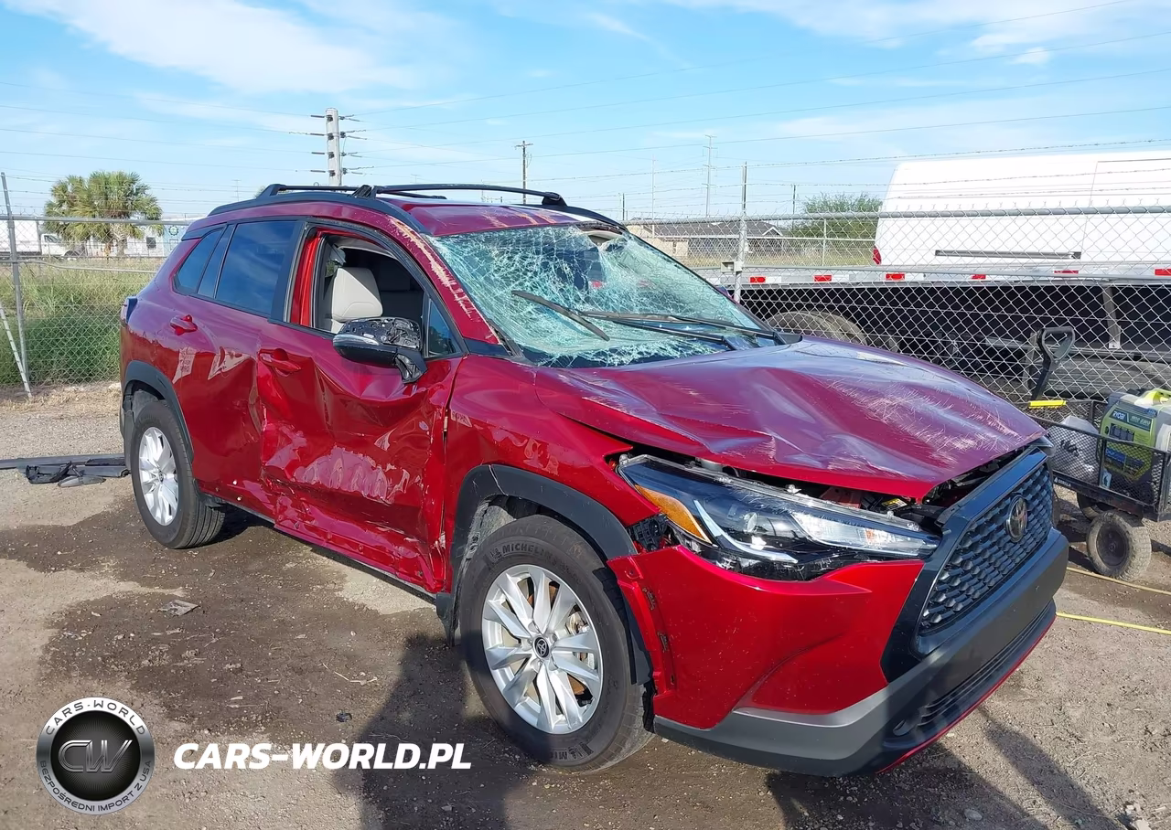 2025 Toyota Corolla Cross Le VIN:7MUCAAAG8SV118654 - 6
