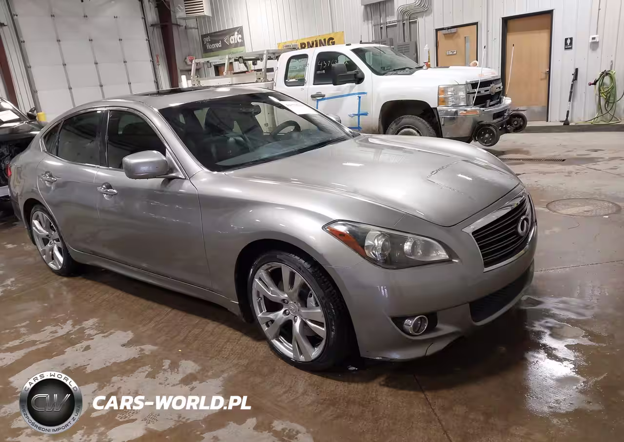 2013 Infiniti M37
