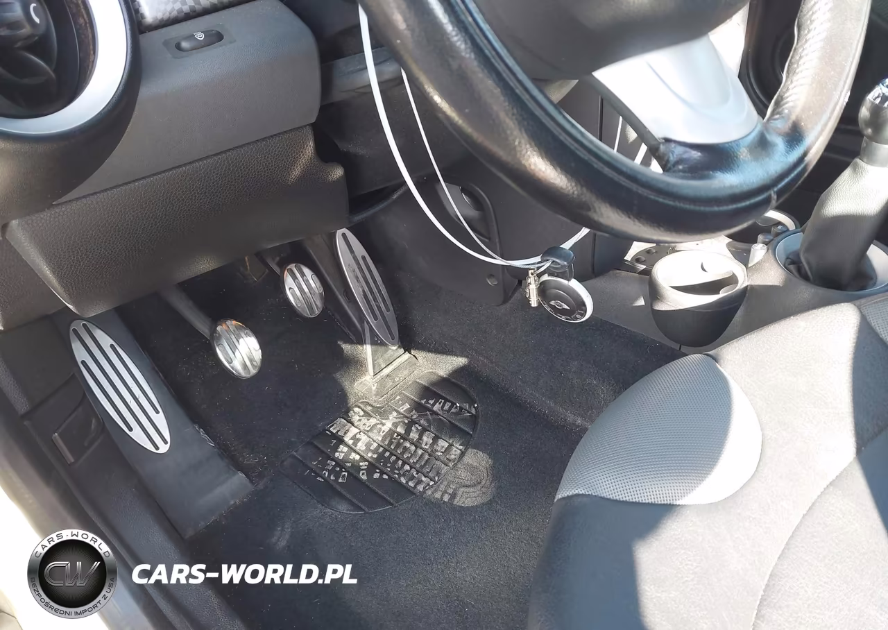 2010 Mini Cooper S VIN:WMWMS3C52ATY51251 - 10