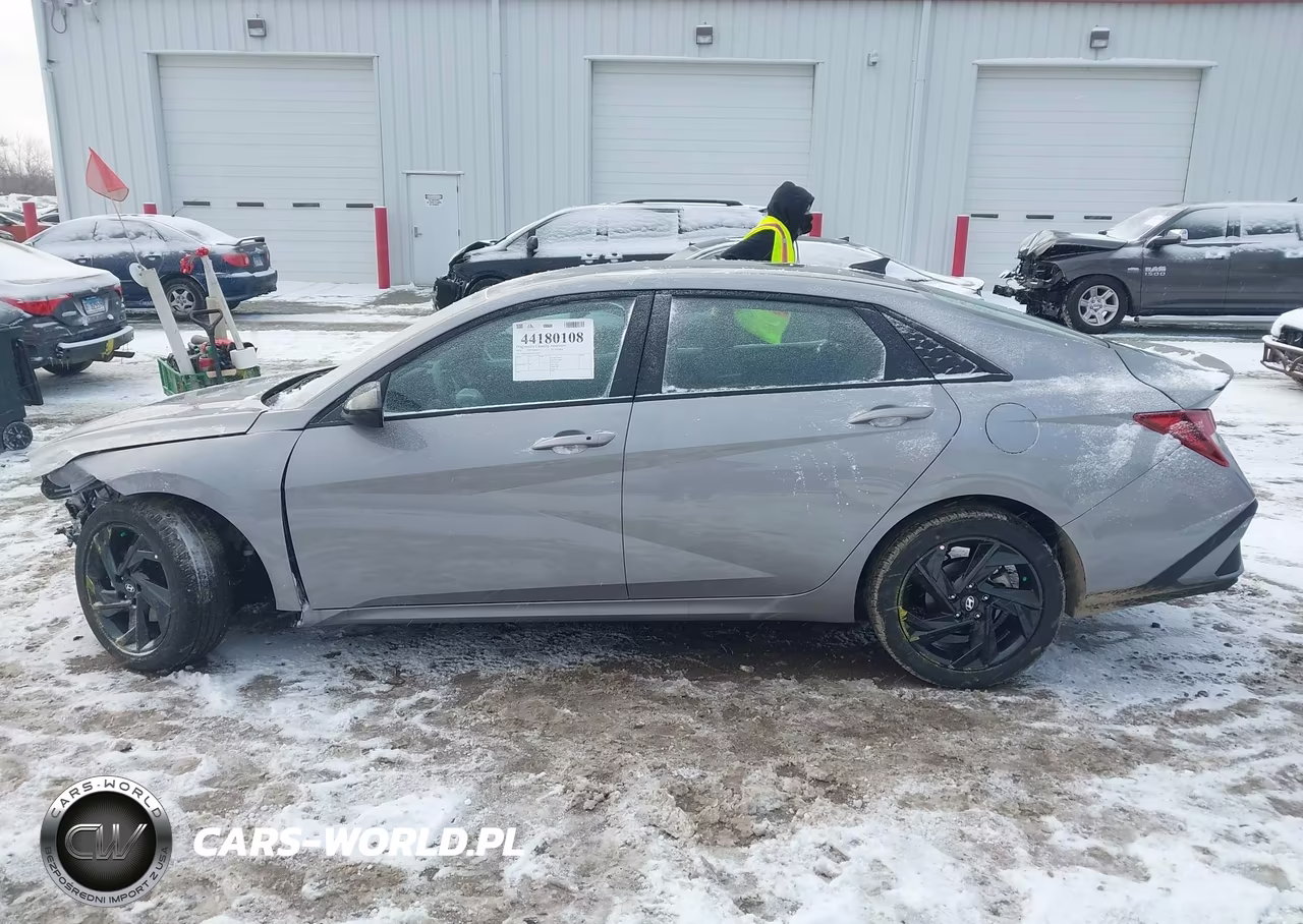 2026 Hyundai Elantra Sel Sport VIN:KMHLM4DG5TU110549 - 14
