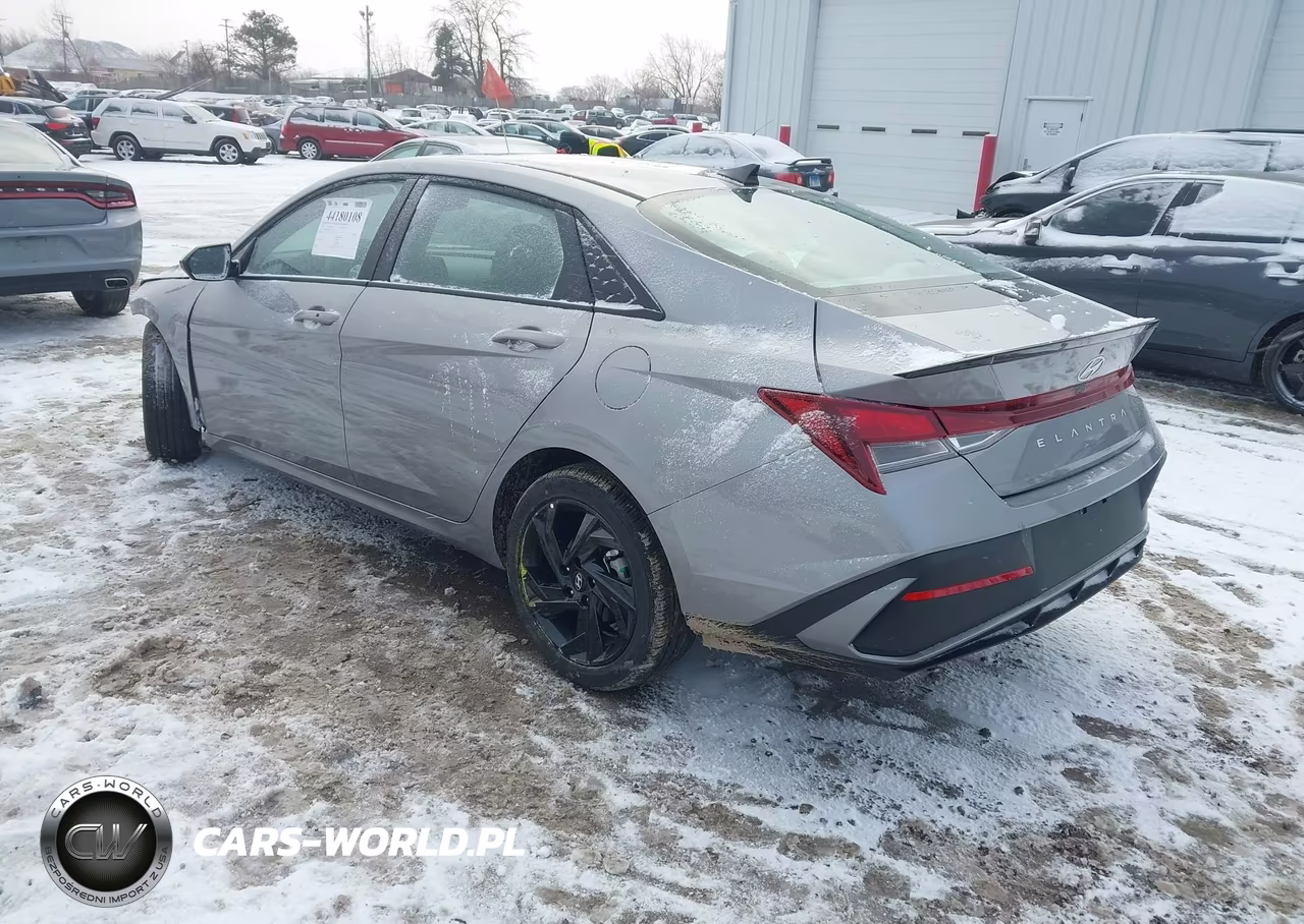 2026 Hyundai Elantra Sel Sport VIN:KMHLM4DG5TU110549 - 3