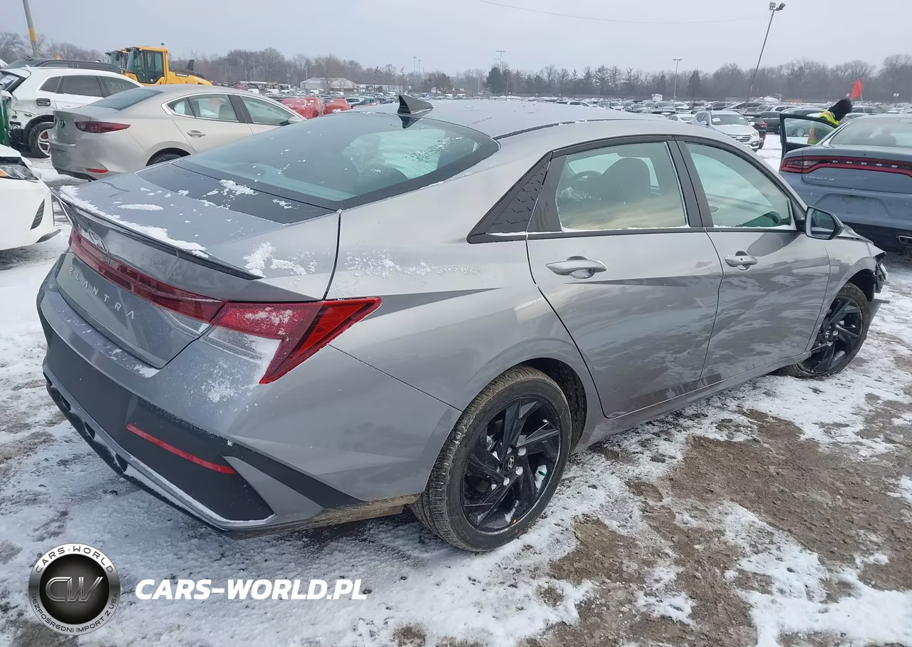 2026 Hyundai Elantra Sel Sport VIN:KMHLM4DG5TU110549 - 4