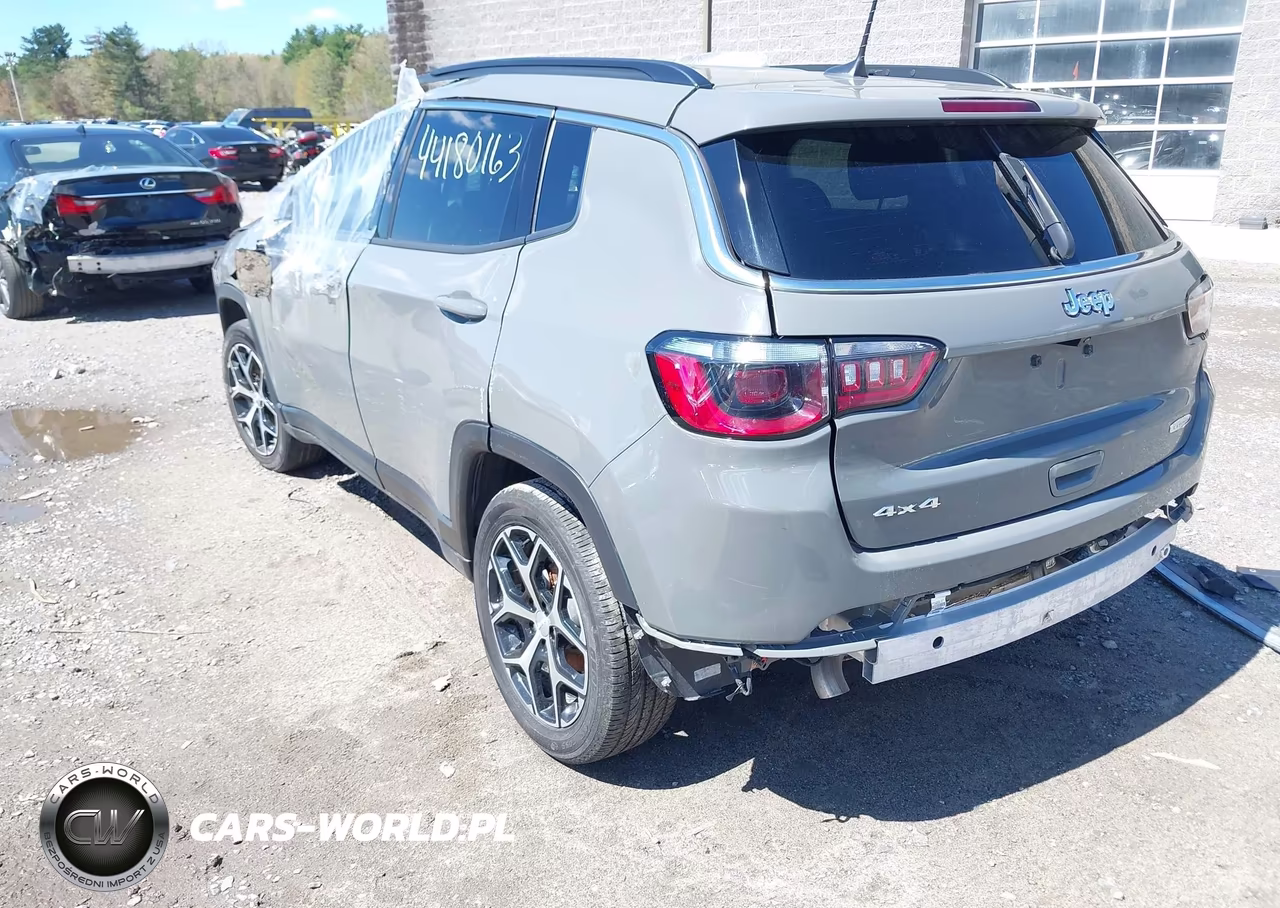 2024 Jeep Compass Latitude 4X4 VIN:3C4NJDBN5RT606929 - 3