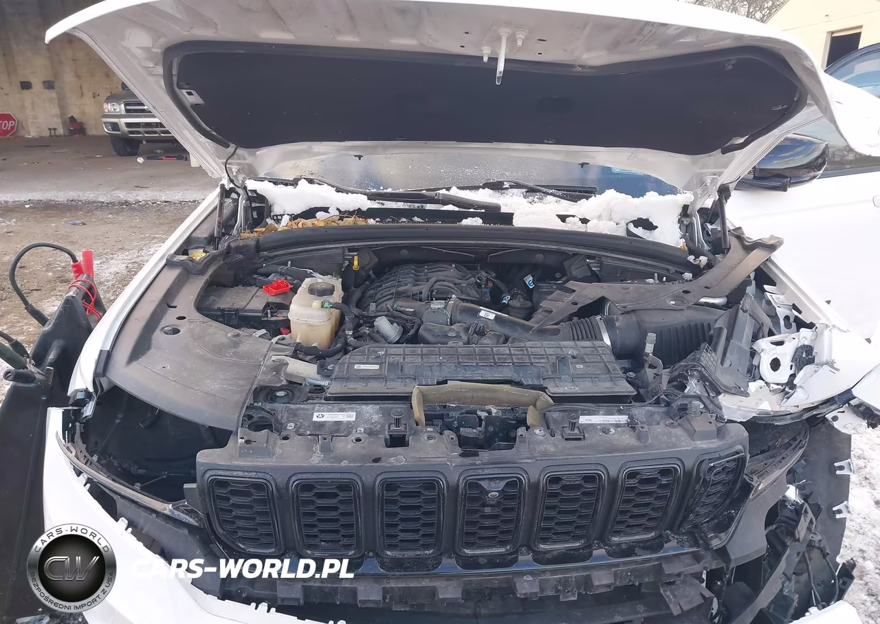 2023 Jeep Grand Cherokee Limited 4X4 VIN:1C4RJHBG1PC501176 - 10
