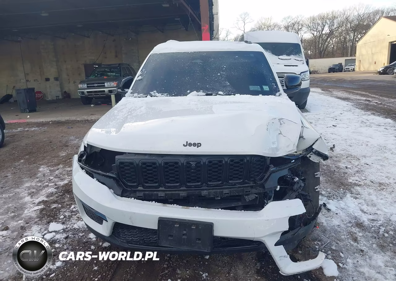 2023 Jeep Grand Cherokee Limited 4X4 VIN:1C4RJHBG1PC501176 - 12
