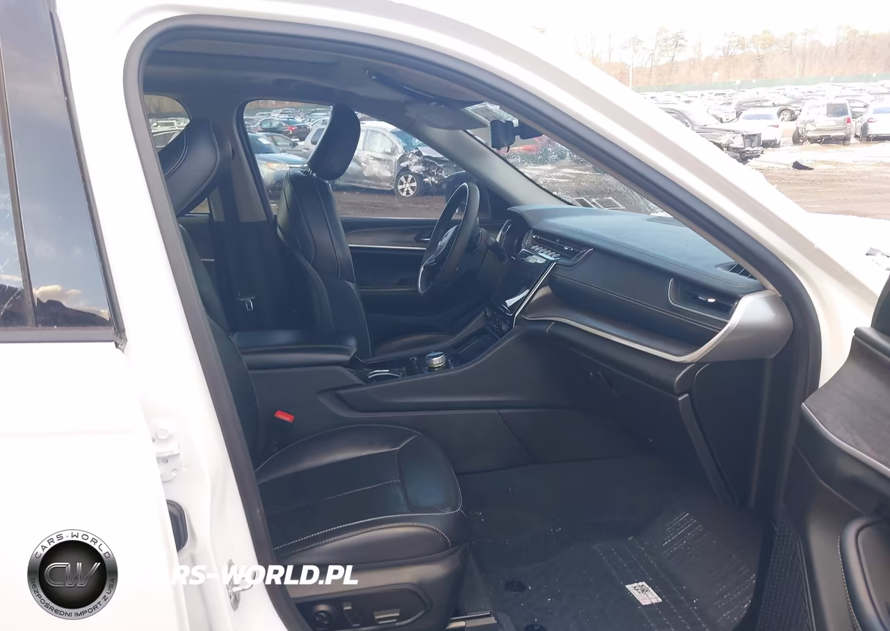 2023 Jeep Grand Cherokee Limited 4X4 VIN:1C4RJHBG1PC501176 - 5