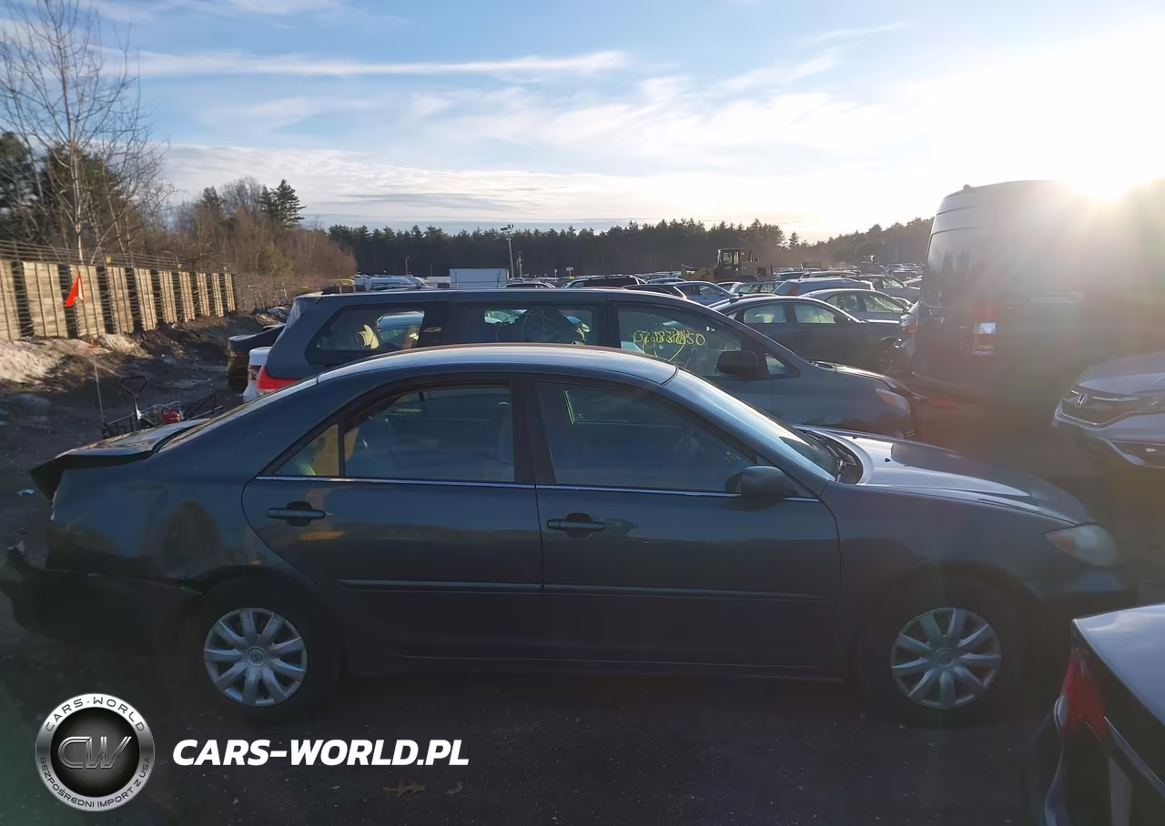 2005 Toyota Camry Le VIN:4T1BE32K45U061311 - 13