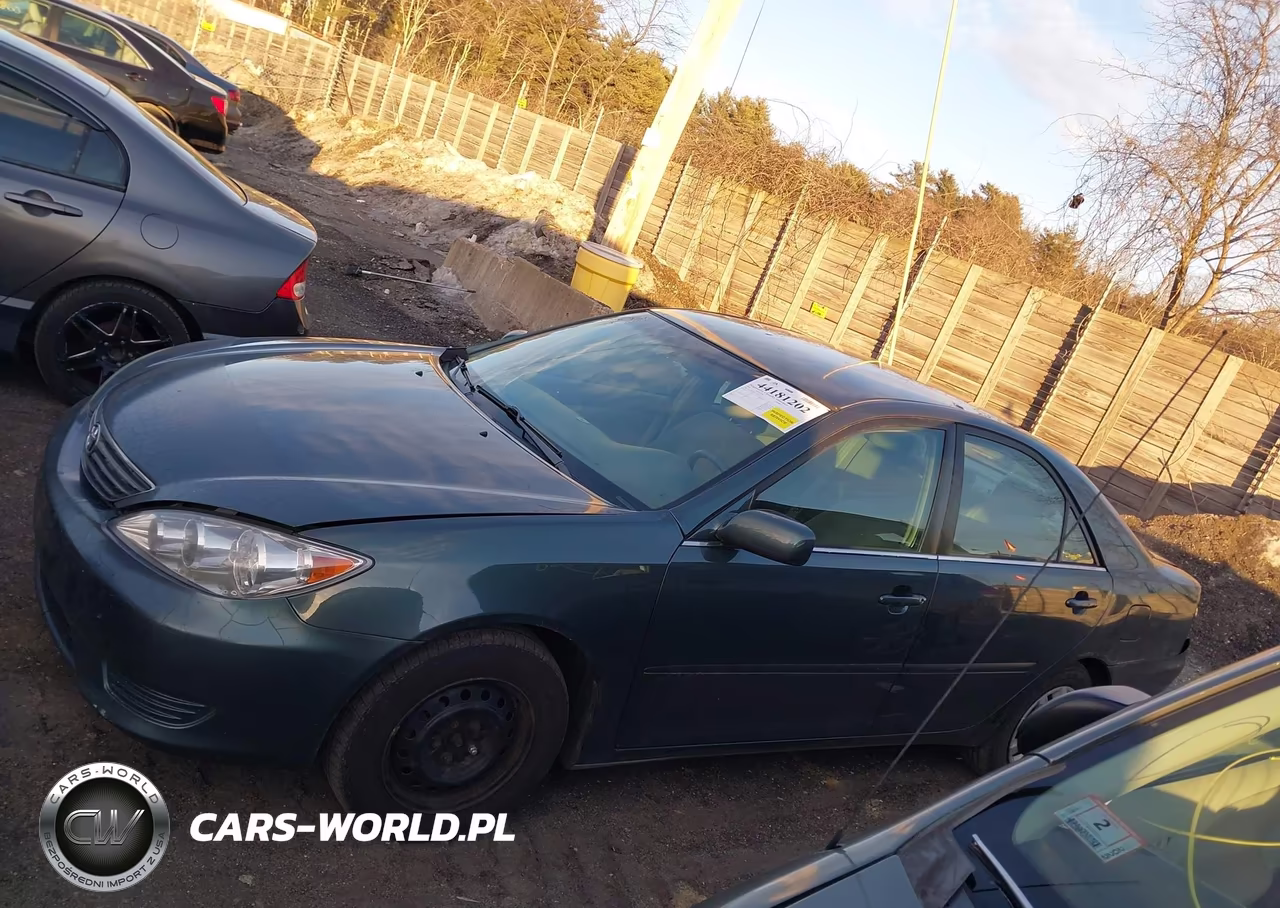 2005 Toyota Camry Le VIN:4T1BE32K45U061311 - 14