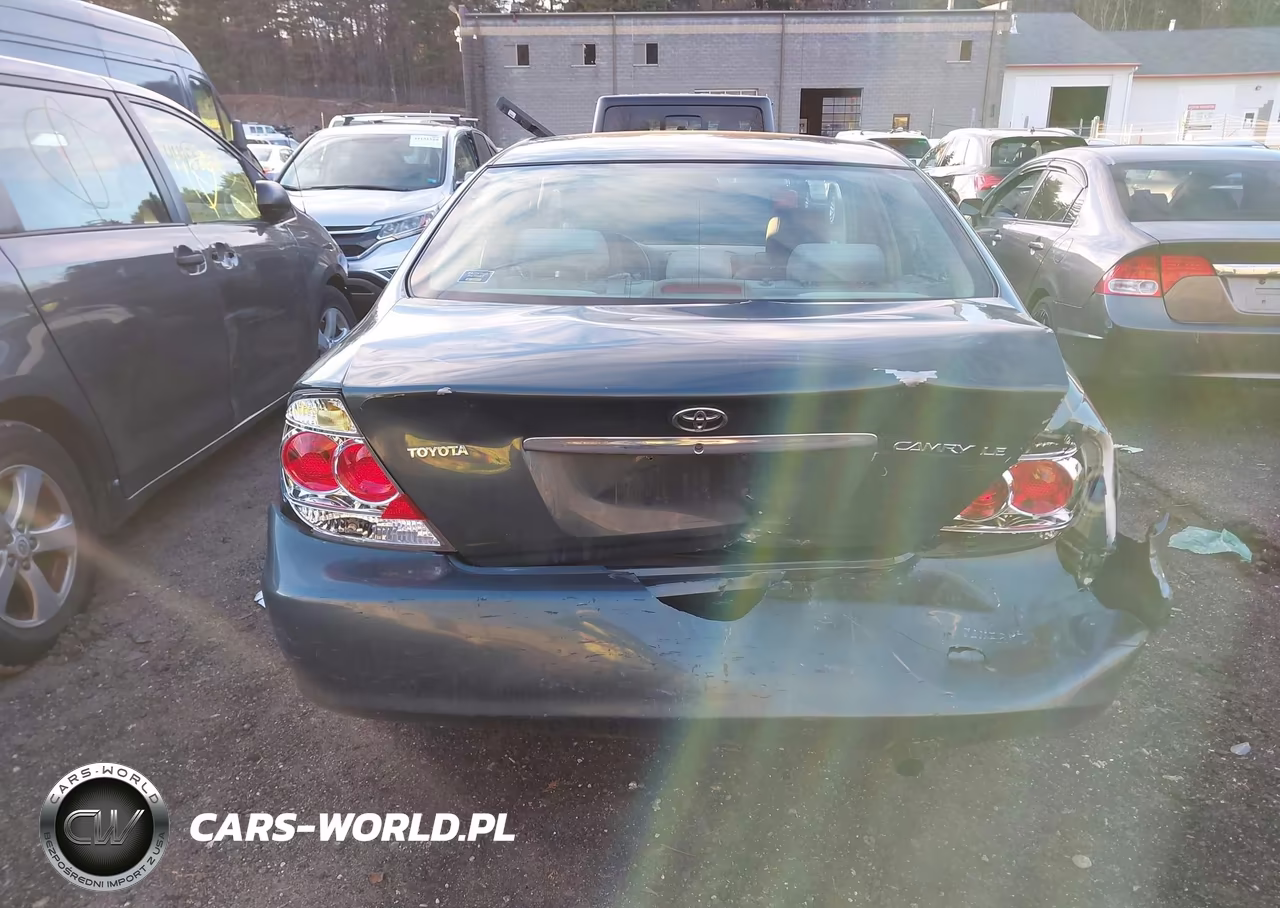 2005 Toyota Camry Le VIN:4T1BE32K45U061311 - 16