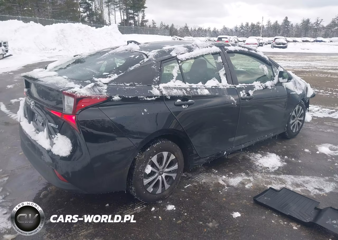 2021 Toyota Prius Le Awd-E VIN:JTDL9MFU2M3026902 - 4