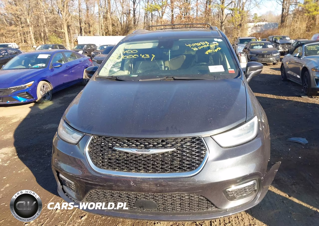 2021 Chrysler Pacifica Touring L VIN:2C4RC1BG5MR527347 - 11