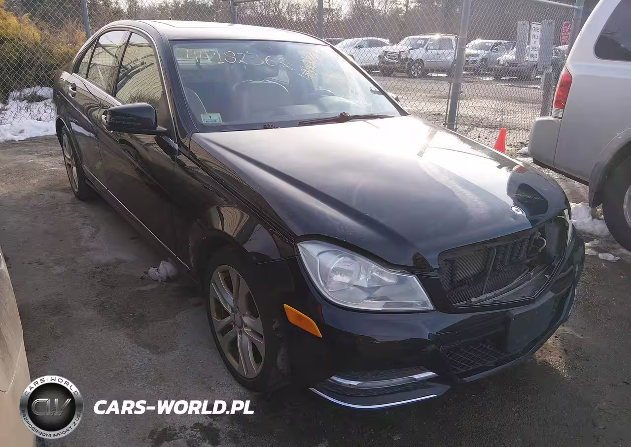 2013 Mercedes-Benz C 300 Luxury 4Matic