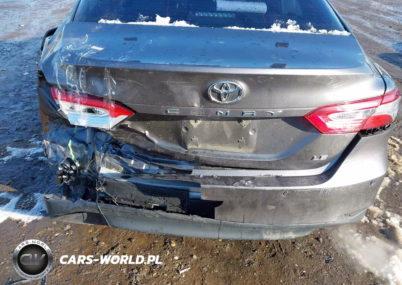 2018 Toyota Camry Le VIN:4T1B11HK9JU533827 - 6