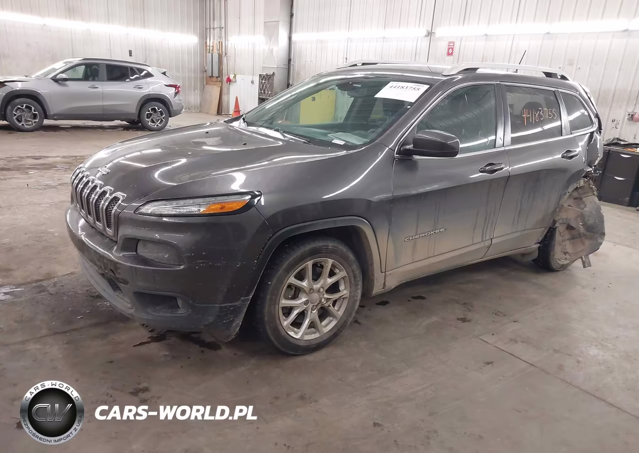 2018 Jeep Cherokee Latitude Plus Fwd VIN:1C4PJLLX6JD556622 - 2