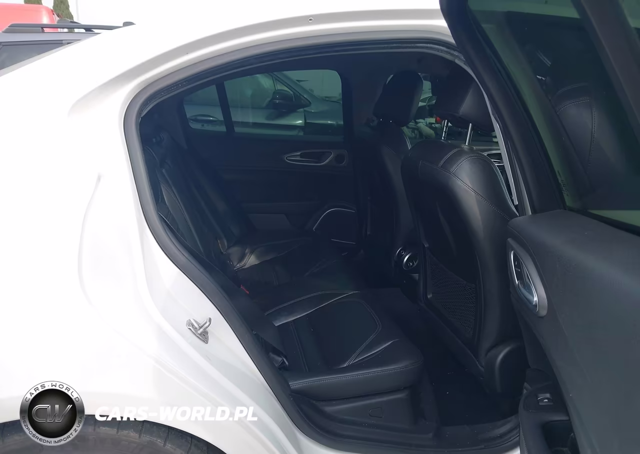 2018 Alfa Romeo Giulia Ti Sport Rwd VIN:ZARFAECNXJ7564913 - 8