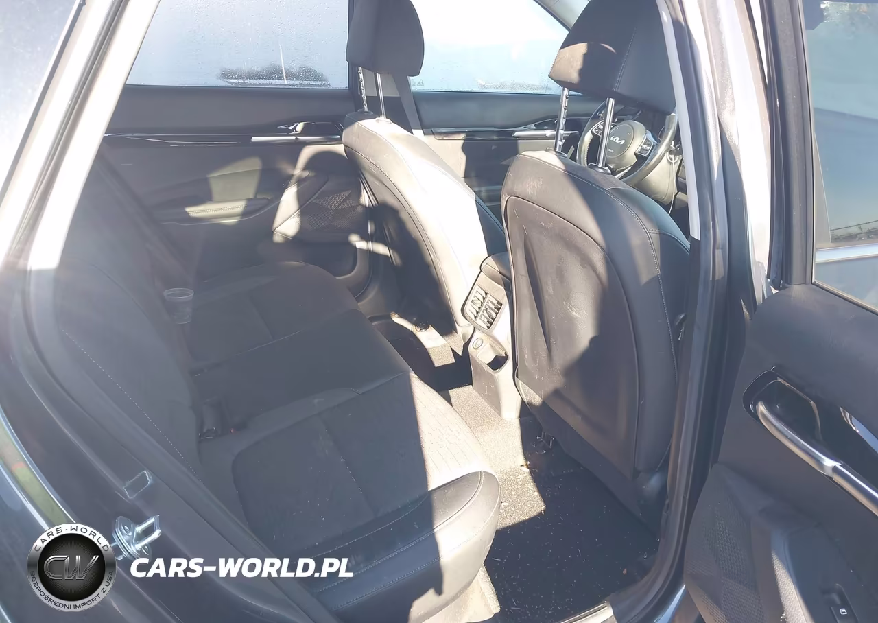2023 Kia Seltos S VIN:KNDEUCAA3P7421344 - 8
