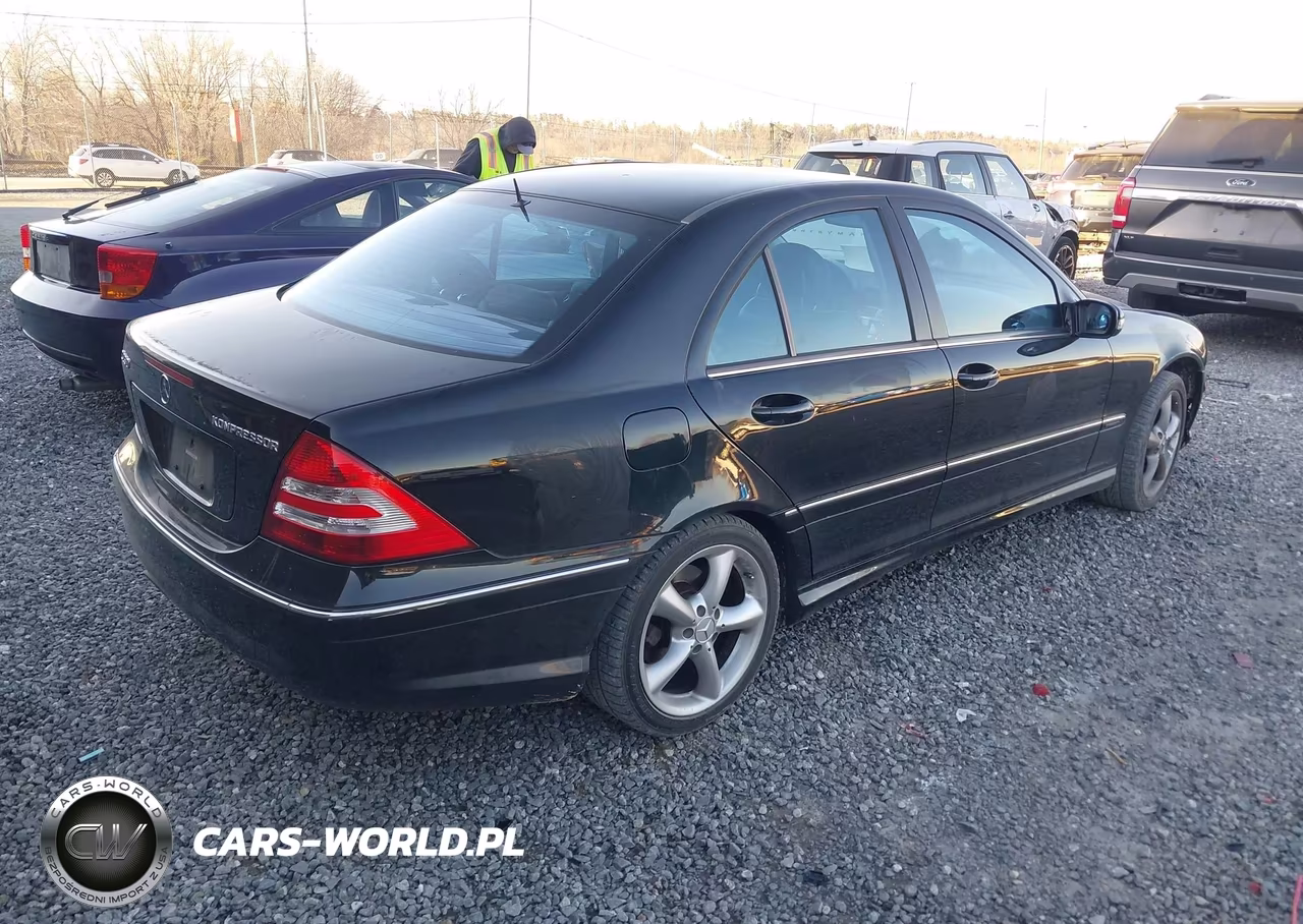 2005 Mercedes-Benz C 230 Kompressor Sport VIN:WDBRF40J75F681718 - 4