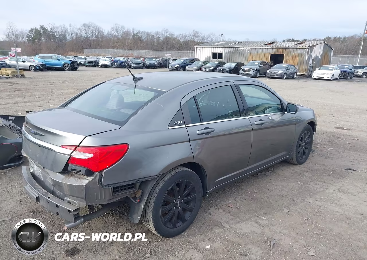 2013 Chrysler 200 Touring VIN:1C3CCBBG1DN527164 - 4