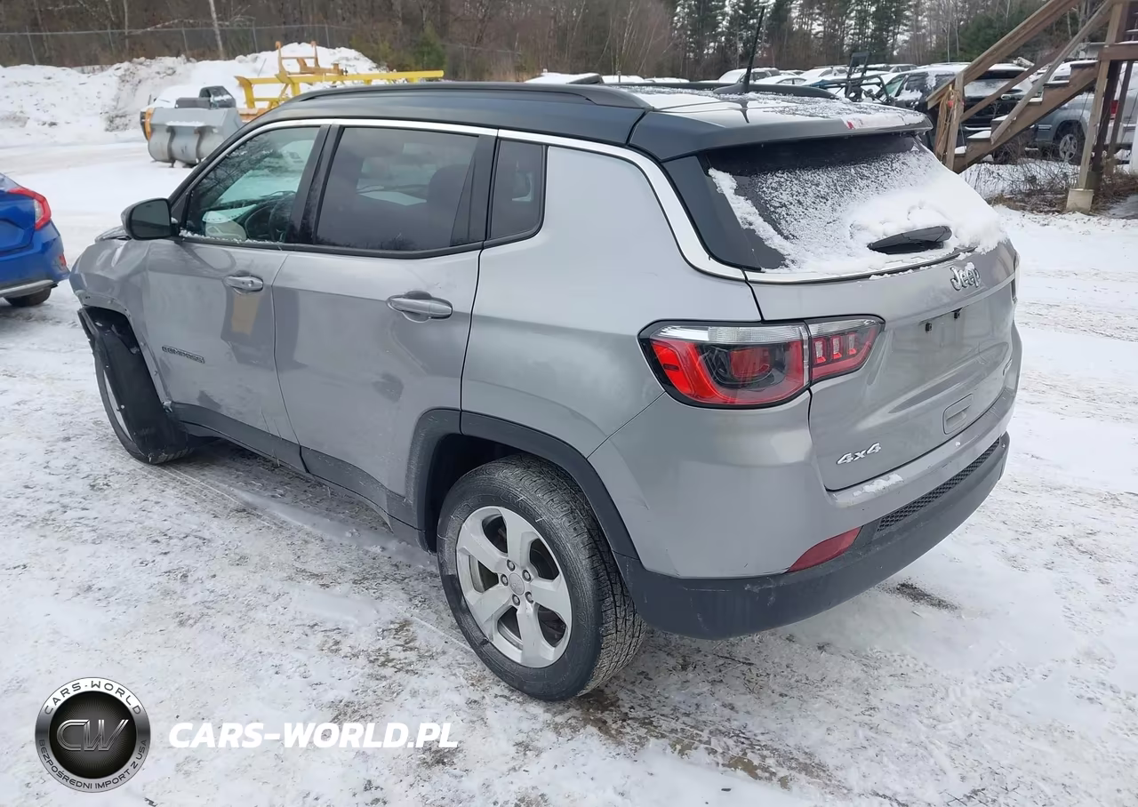 2019 Jeep Compass Latitude 4X4 VIN:3C4NJDBB0KT703287 - 3