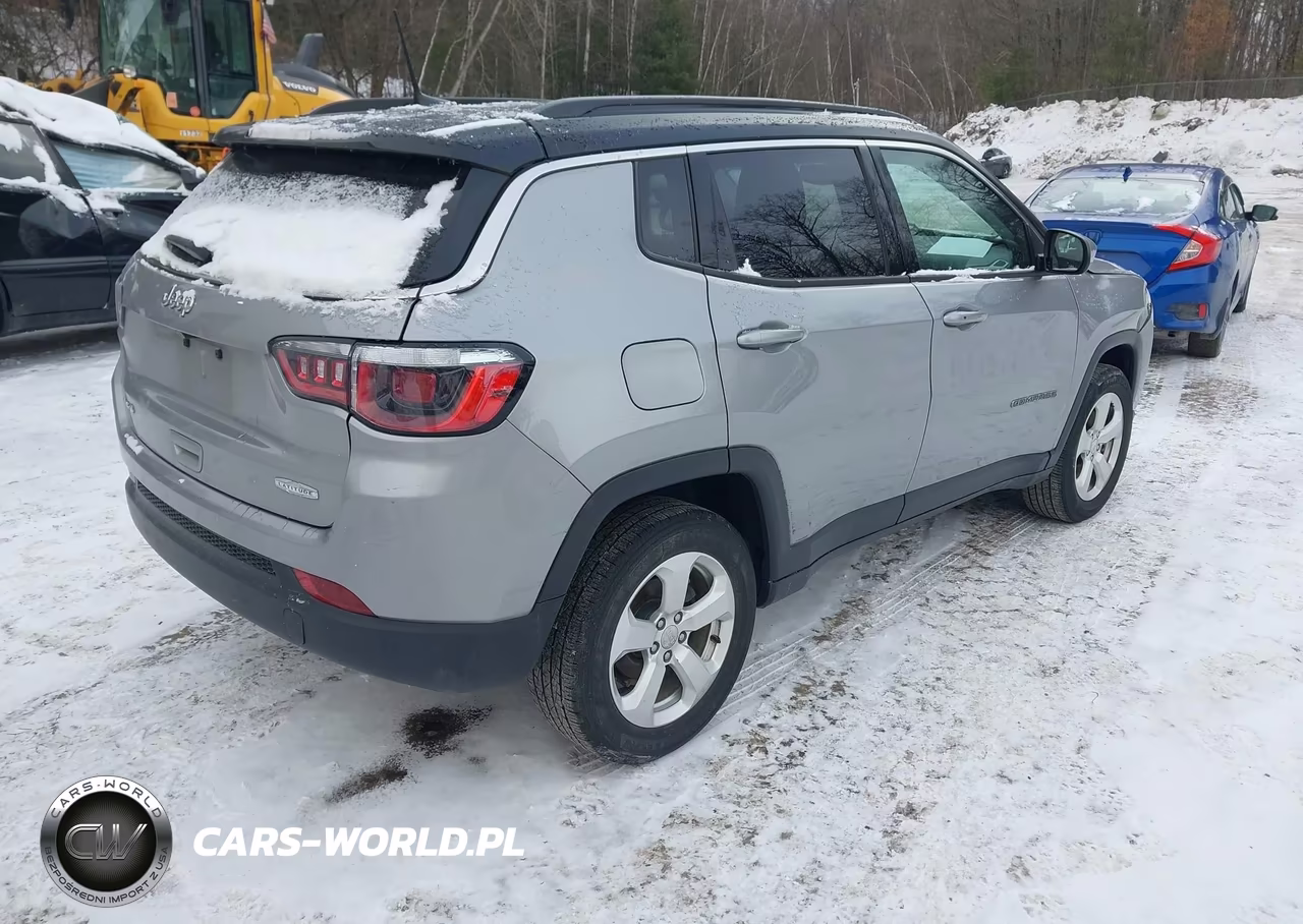 2019 Jeep Compass Latitude 4X4 VIN:3C4NJDBB0KT703287 - 4